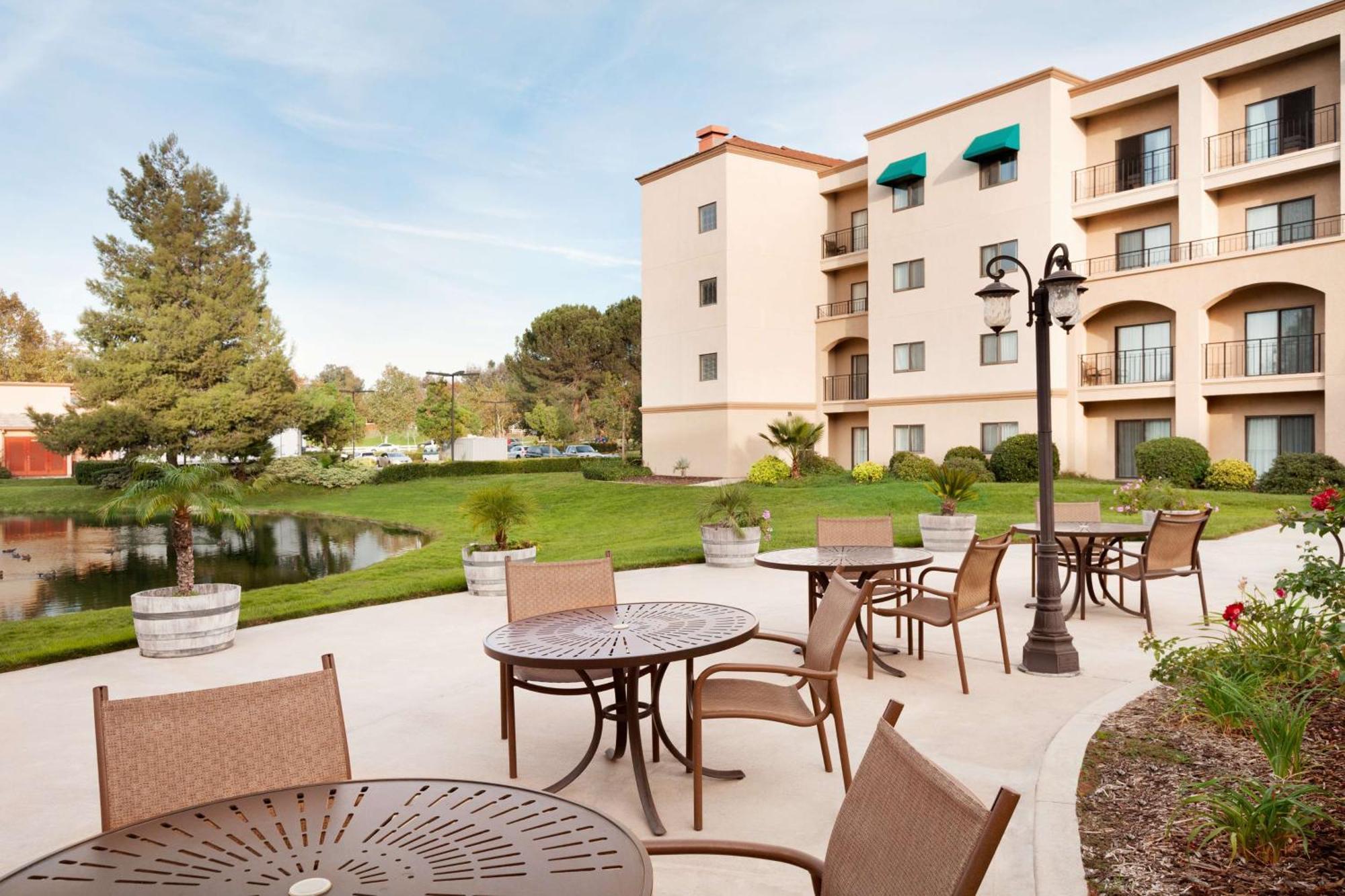 Embassy Suites By Hilton Temecula Valley Wine Country Ngoại thất bức ảnh